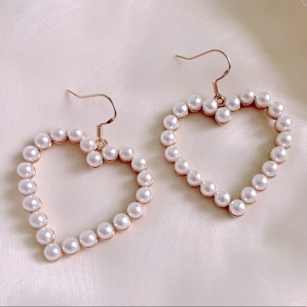 5/$25 HEART PEARL FAUX EARRINGS - Picture 4 of 13